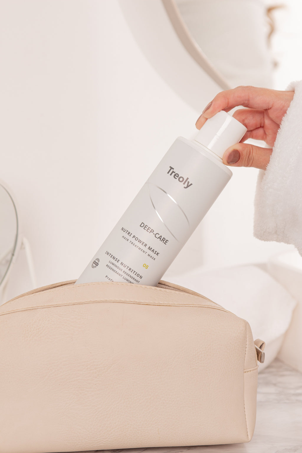 Nutri Power Mask - Cabelos Ressecados: Restauração da Maciez e Brilho Treoly
